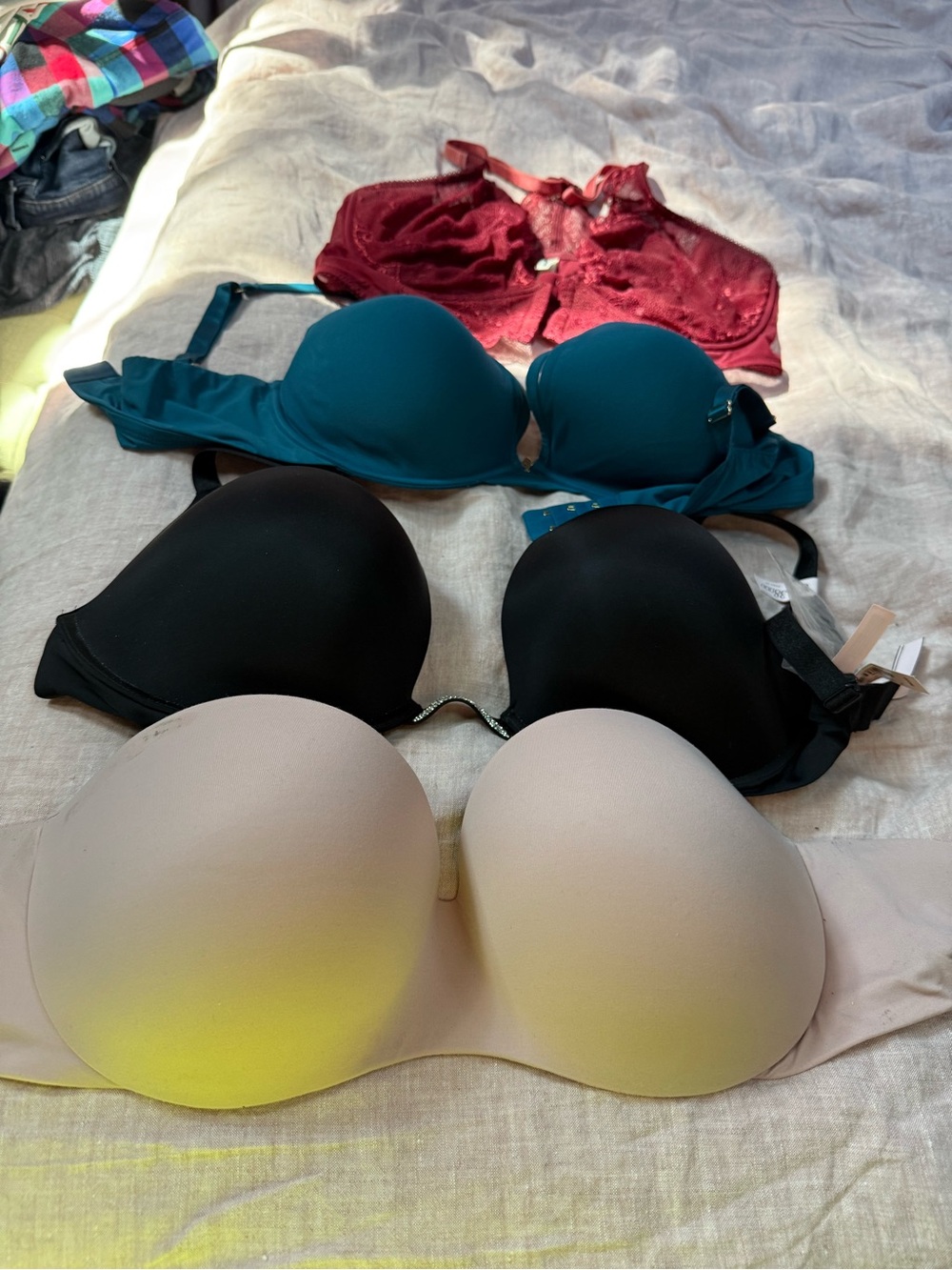 Bundle of bras (38DDD, 38DD)